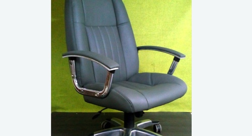 Перетяжка офисного кресла кожей. Нижнекамск